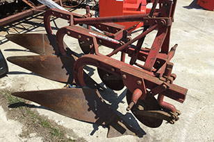 International Harvester 3 Furrow Plow